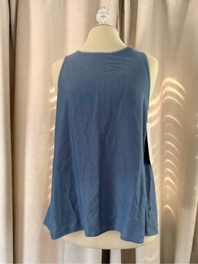 Women's Sleeveless Blue Swing Tank Top